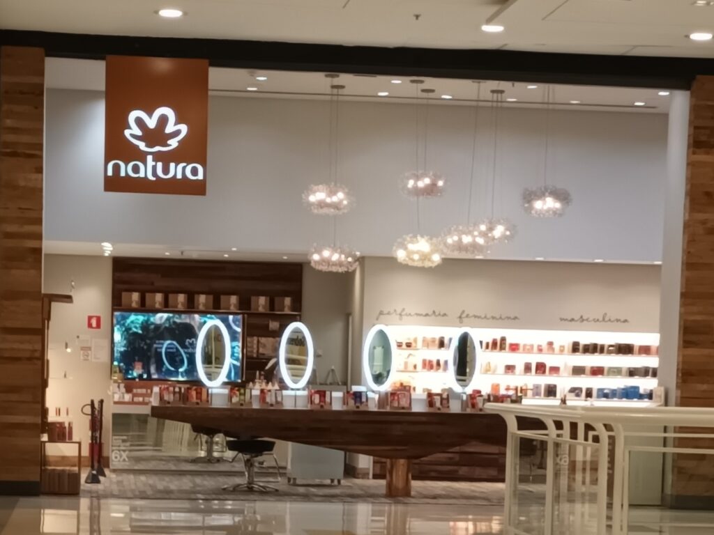 Natura Store, cosmetic products with local biodiversity.
If you are looking for a good souvenir idea, Natura Store has many good products to buy in Sao Paulo.